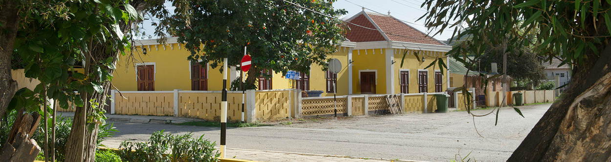 Bonaire geel huis in koloniale stijl